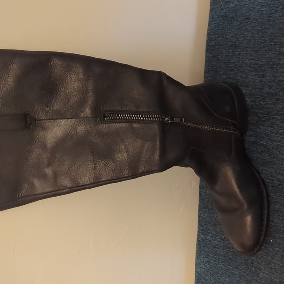 Ladies BORn Boots NWT wide calf leather upper - Picture 3 of 8